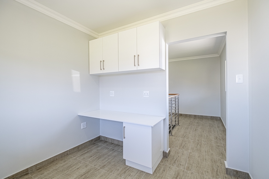 4 Bedroom Property for Sale in Wavecrest Eastern Cape